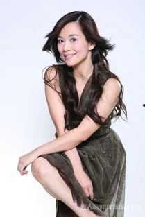 娱乐吃瓜女明星恋爱,瓜田里的爱情故事，女明星们的甜蜜纠葛